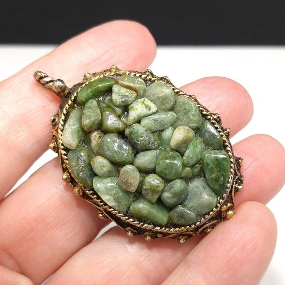 Chrysoprase Gemstones Pendant, Gold Plated Frame, 1970s Vintage Jewelry - Picture 7 of 10